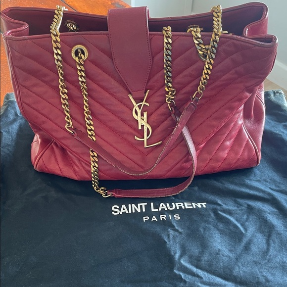 Saint Laurent Red soft Quilted Shoulder Bag - Picture 1 of 16